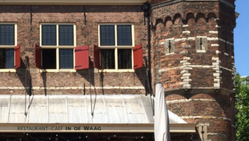 Nieuwmarkt-Amsterdam-rondwandeling-stadsgids-01